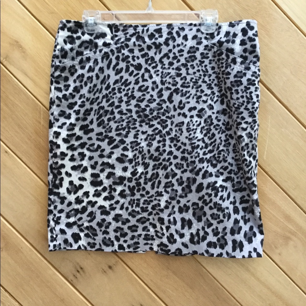 Ellen Tracy Leopard Print Skirt